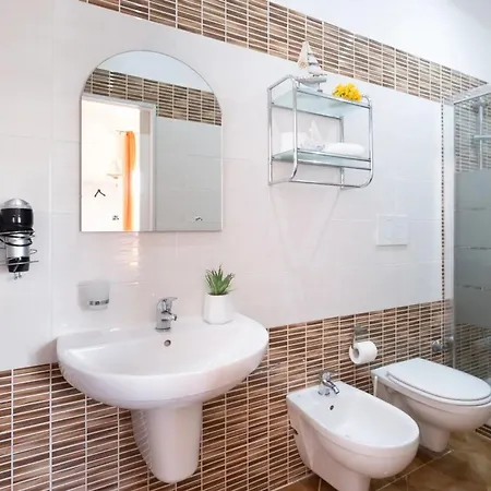 Guest house In Bb - Abissi Vista Mare Bb Controvento *