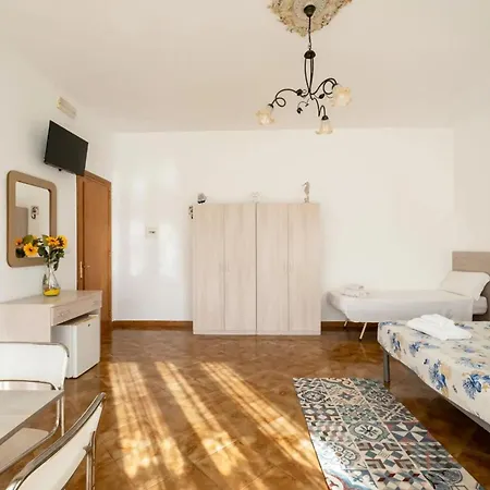 Guest house In Bb - Abissi Vista Mare Bb Controvento *