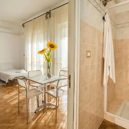 Guest house In Bb - Abissi Vista Mare Bb Controvento *